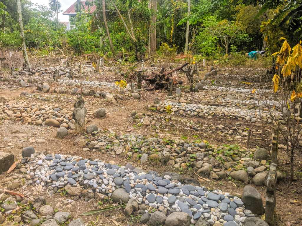 Tangisan Anak di Makam