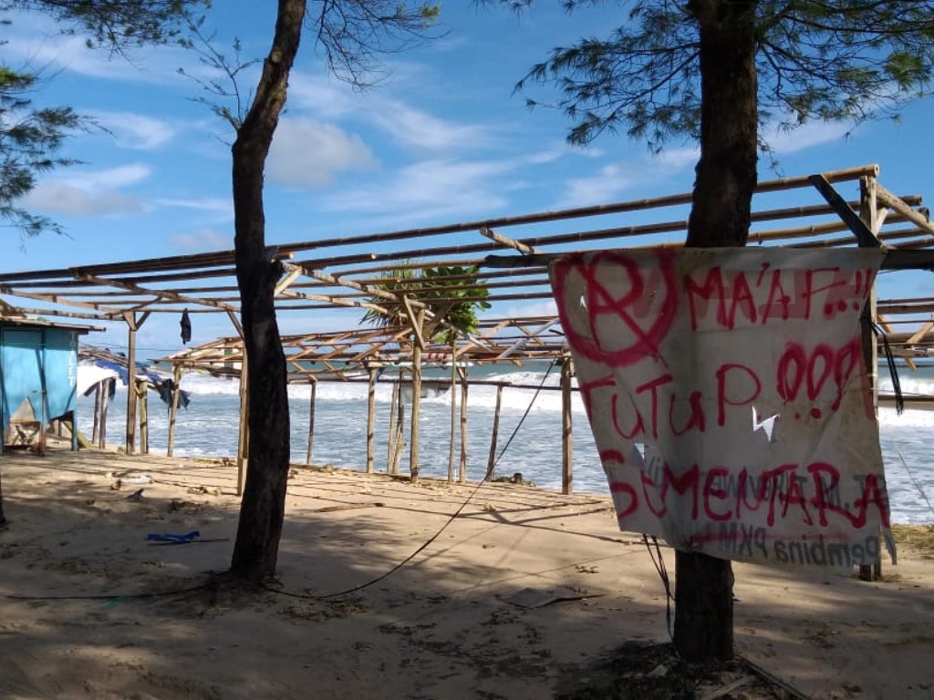 ombak tinggi pantai selatan Yogyakarta1