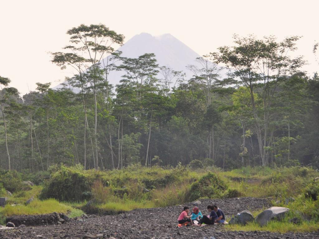 Wisata Kali Kuning