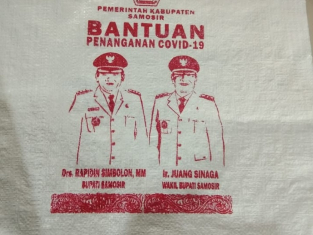 Bantuan Foto Bupati Samosir