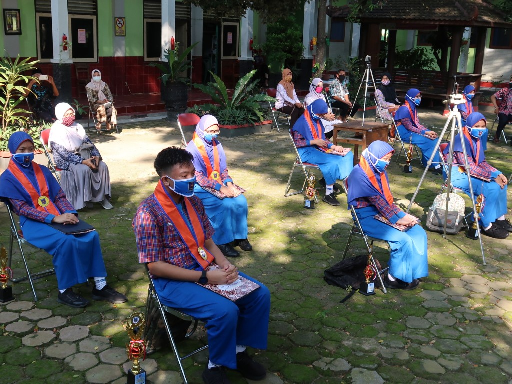 Kelulusan smp di rembang disiarkan live medsos tagar