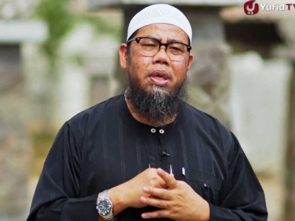 travel umroh ustadz zainal abidin