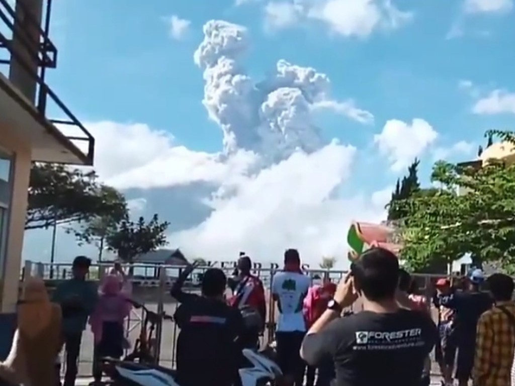 Merapi erupsi