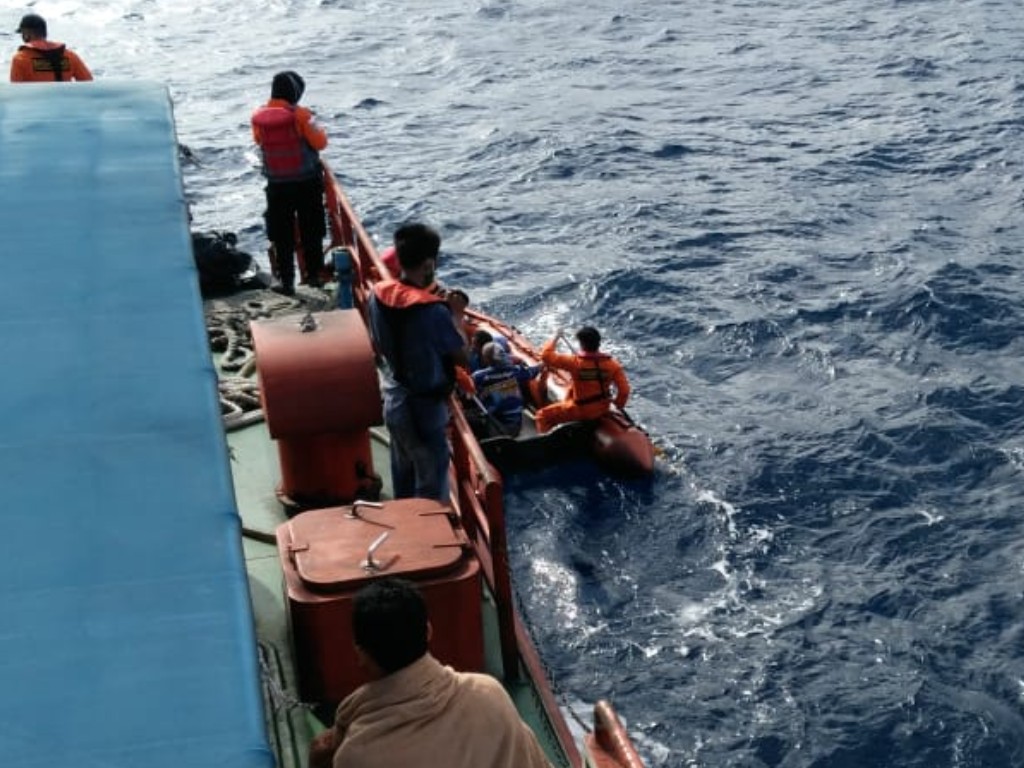 Pencarian korban kapal karam di Padang