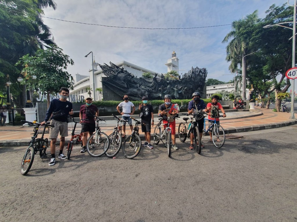 Tren Bersepeda Era Transisi New Normal di Surabaya Tagar