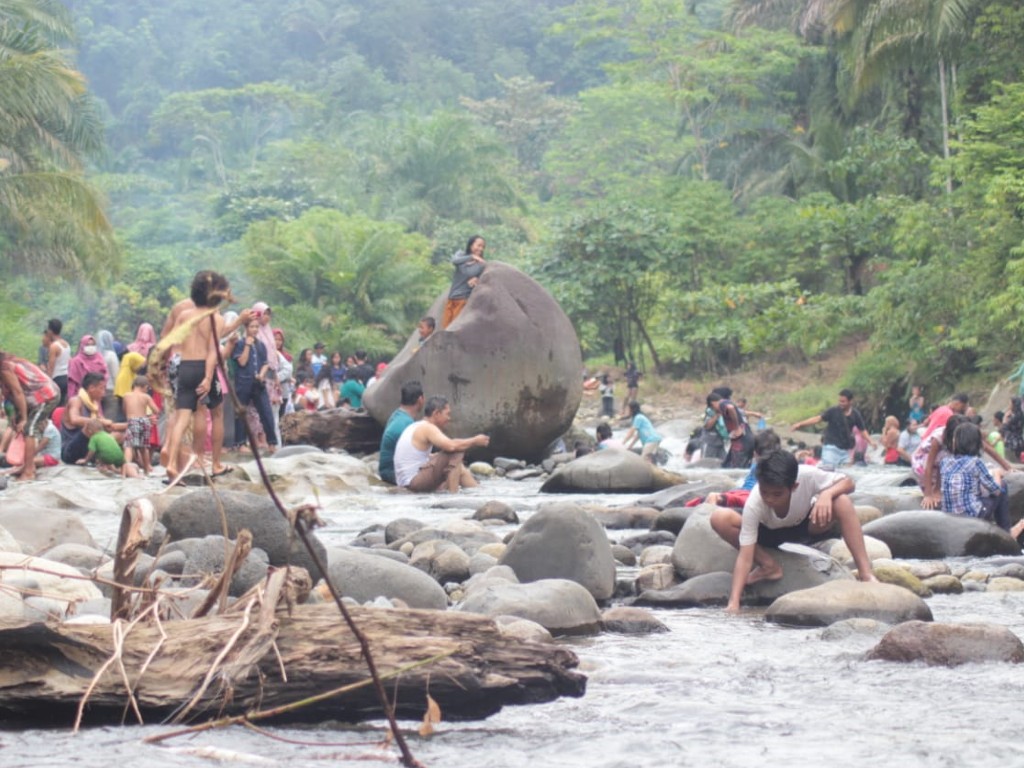Objek Wisata Sungai Damparan