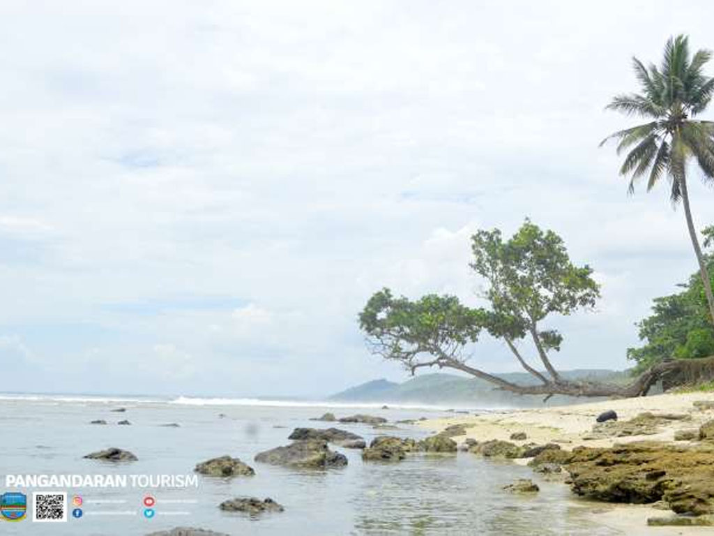 Tips Berkunjung Ke Pantai Karapyak