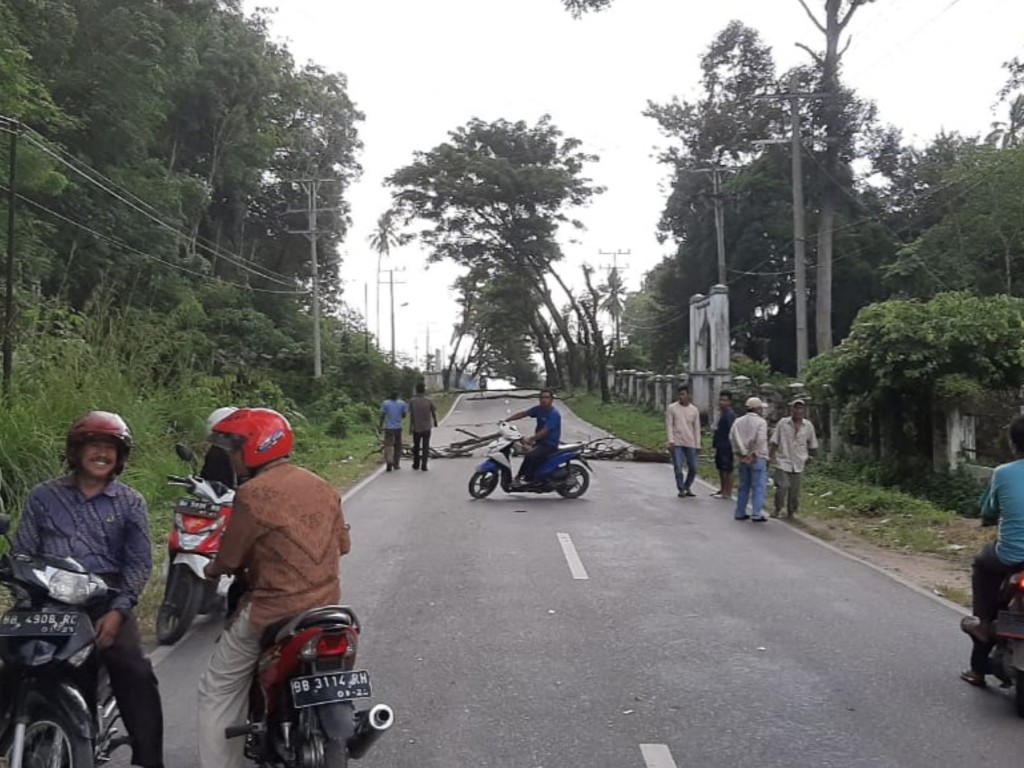 Blokir Jalan Madina