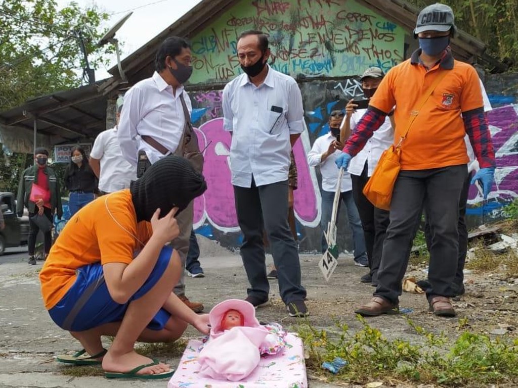 Reka Ulang Buang Bayi di Sleman