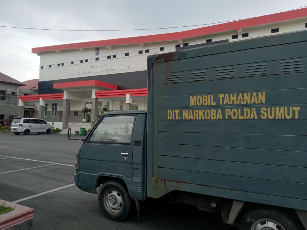 Mobil Tahanan Polda Sumut