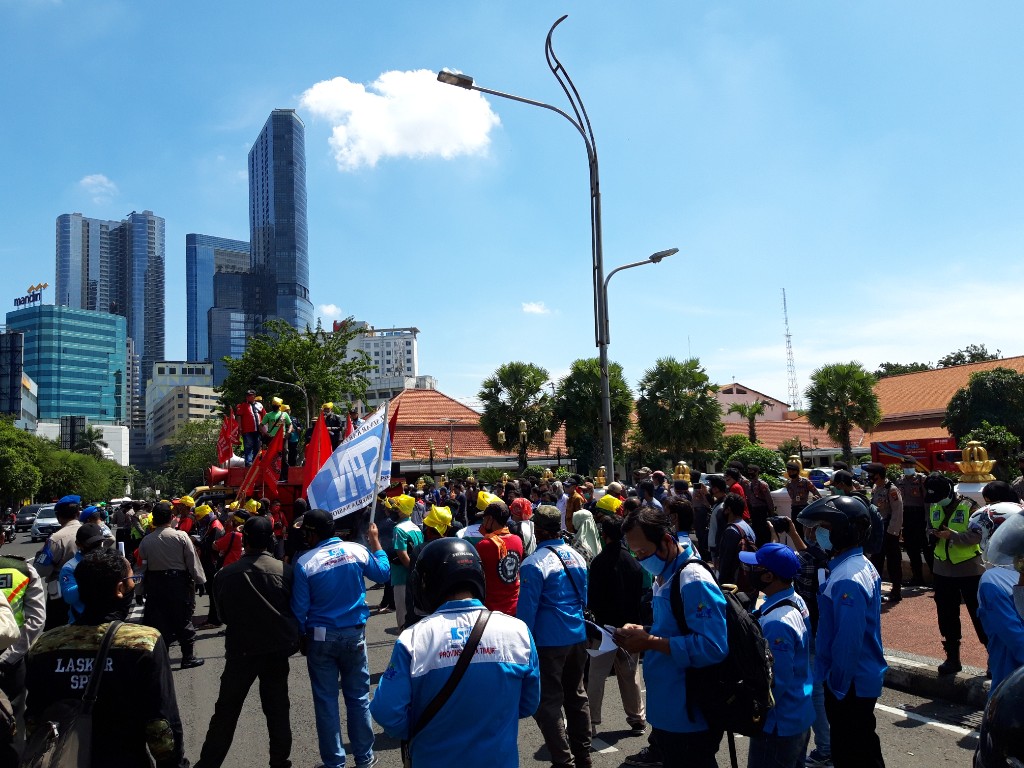 Demo Buruh Surabaya