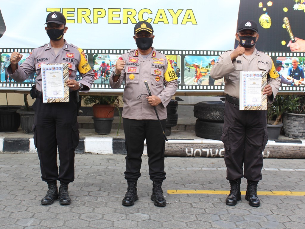 Penghargaan Polisi Viral