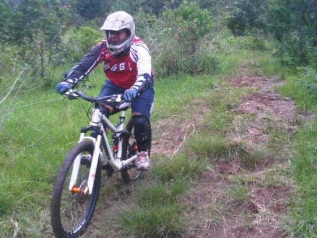 Pengalaman Jatuh Dari Motor Menggunakan Bahasa Jawa