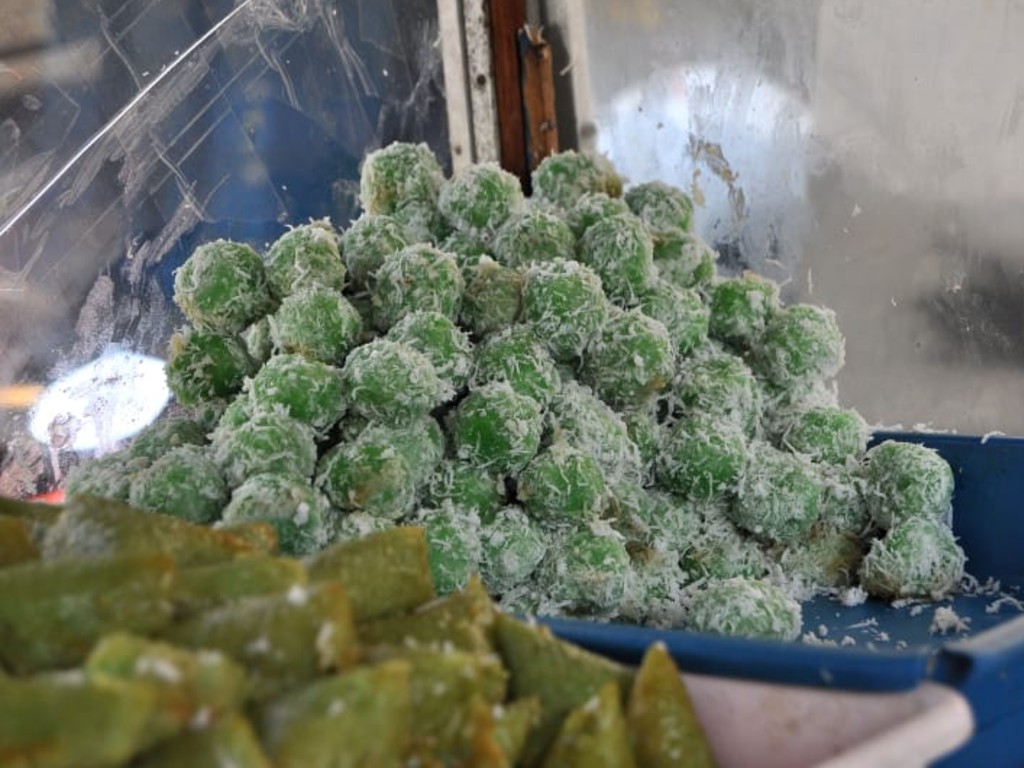 Penjual Klepon