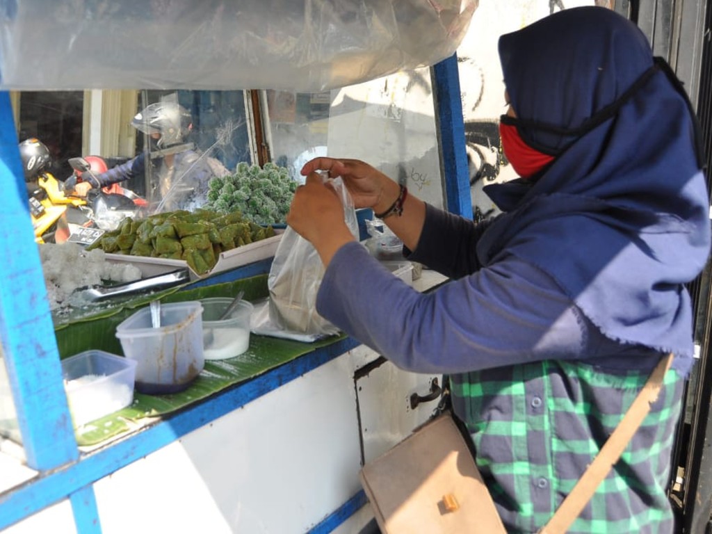 Penjual Klepon