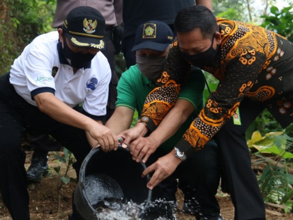 Bupati Kulon Progo Sutedjo