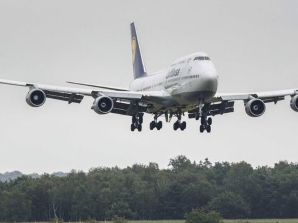 Pesawat B-747