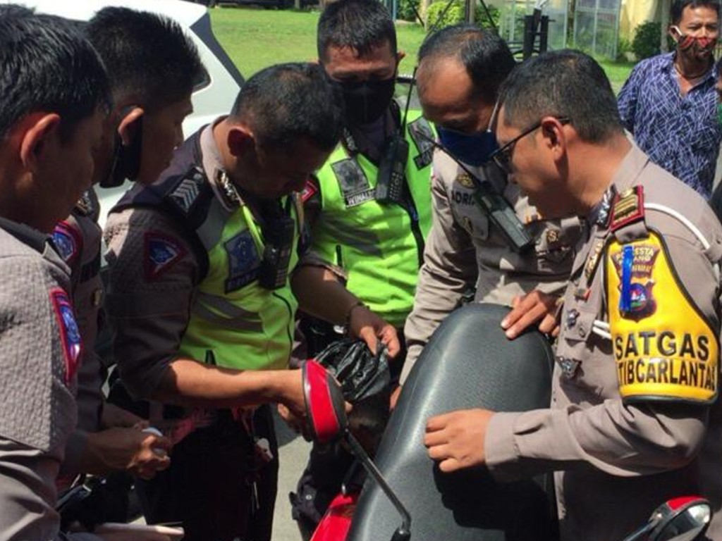 Jambret di Padang Dihajar Massa, Kaki Patah | Tagar