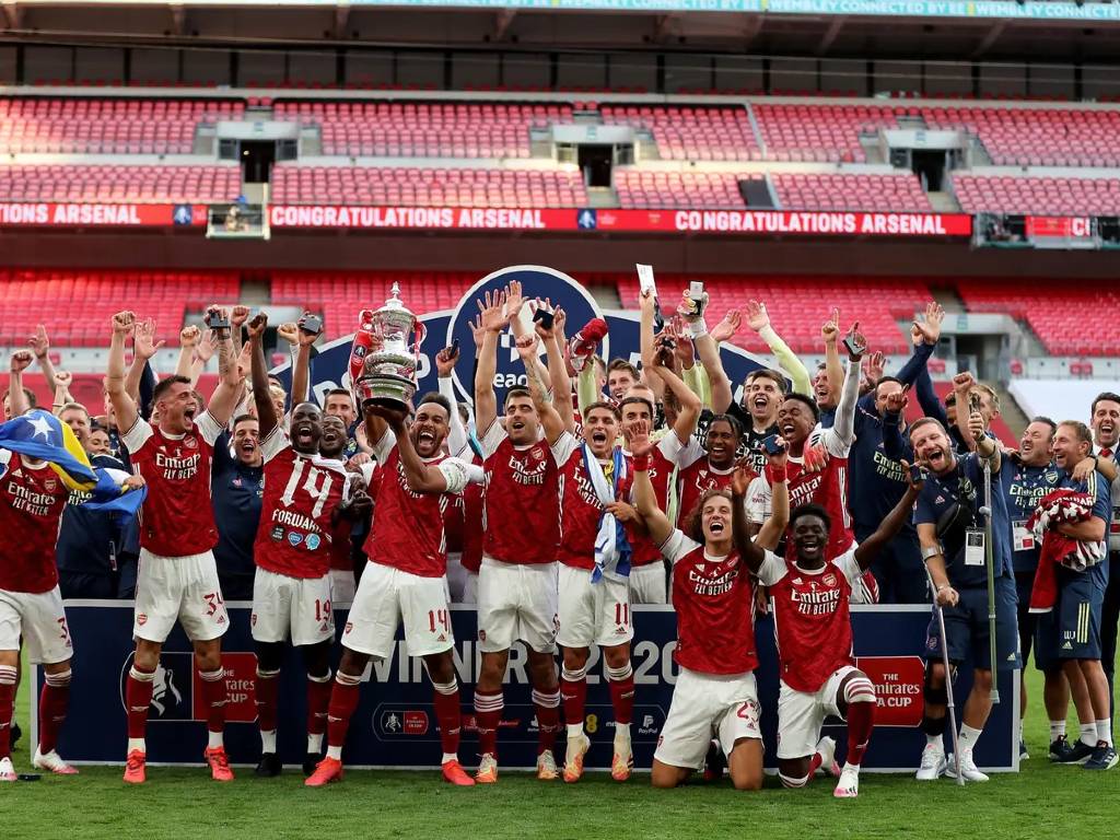 Arsenal juara