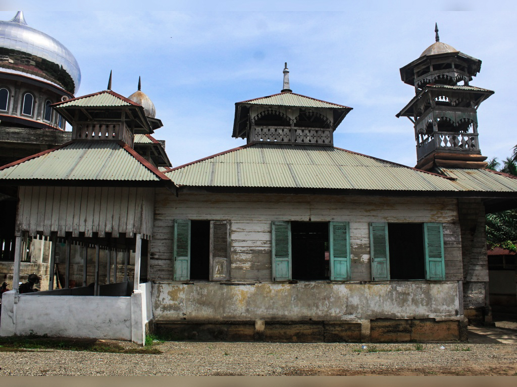 Masjid Tua Aceh Barat