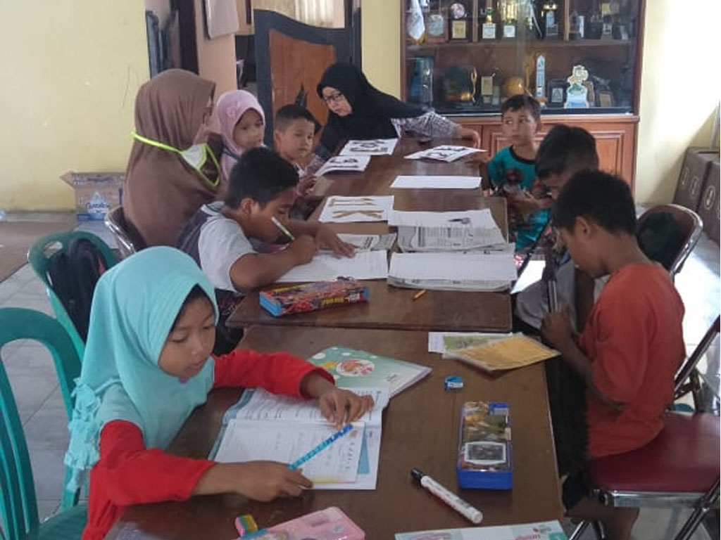 murid sd indramayu belajar daring