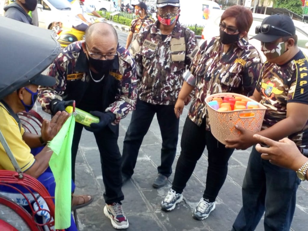 Bagi masker di Yogyakarta