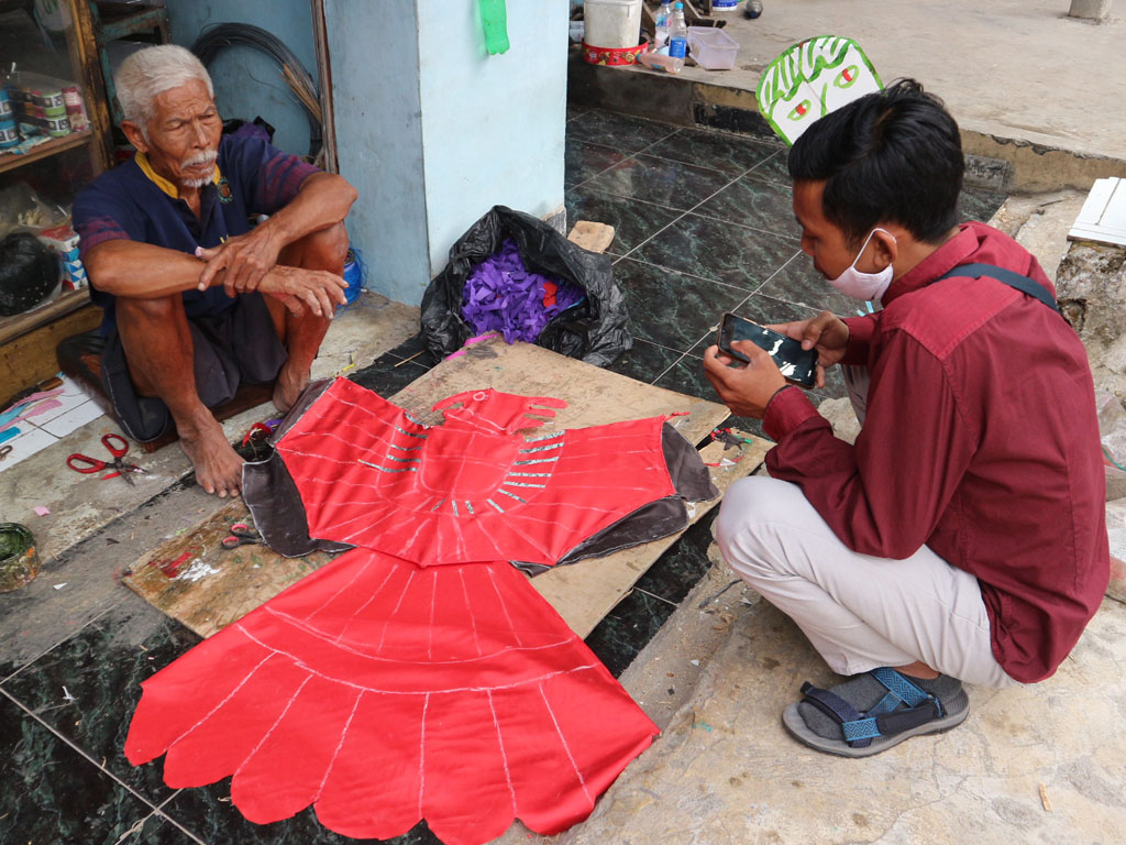 Cerita Lansia Pembuat Layangan 3