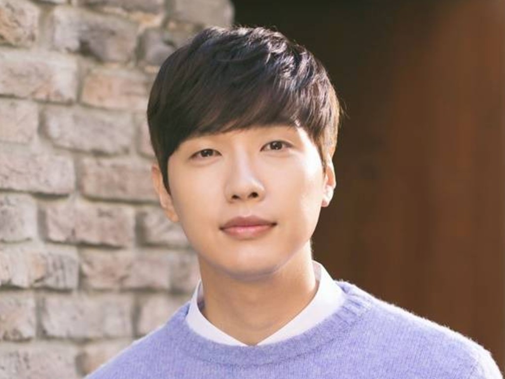 Ji Hyun Woo