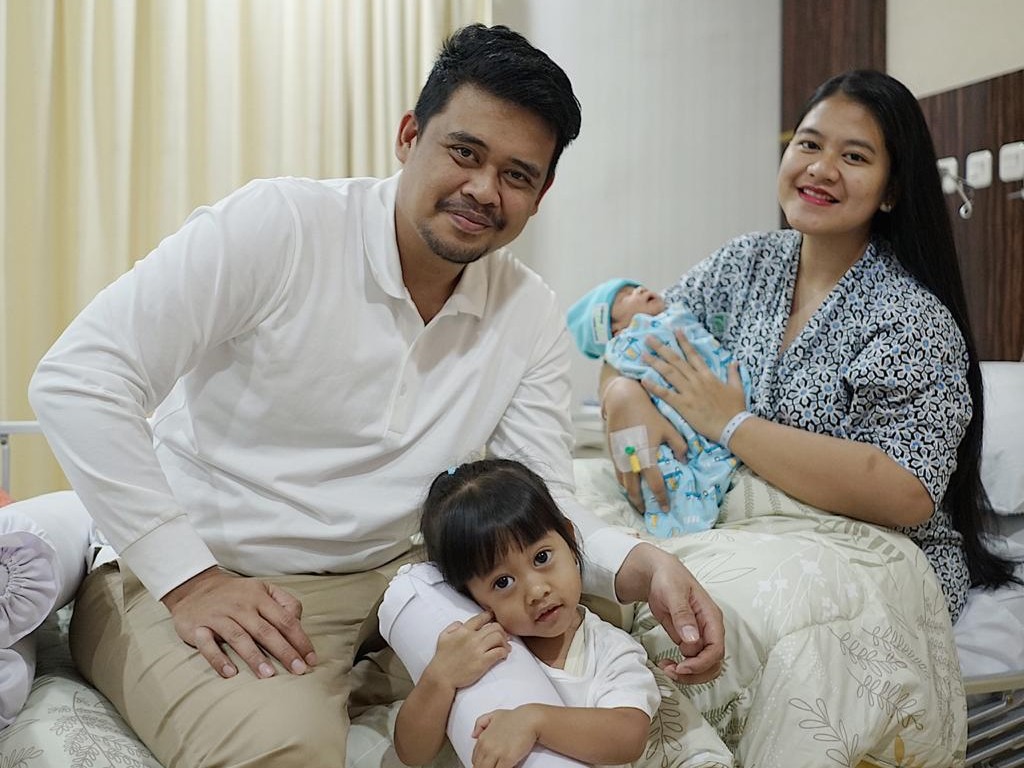 Bobby Nasution dan Keluarga