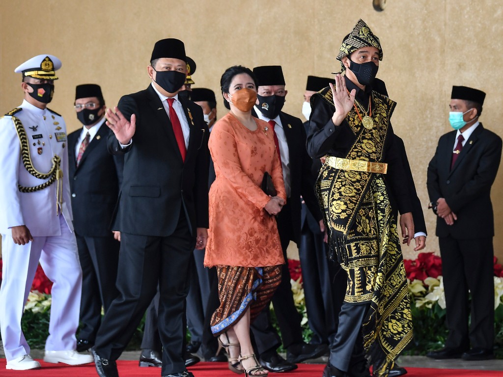 Jokowi Baju NTT