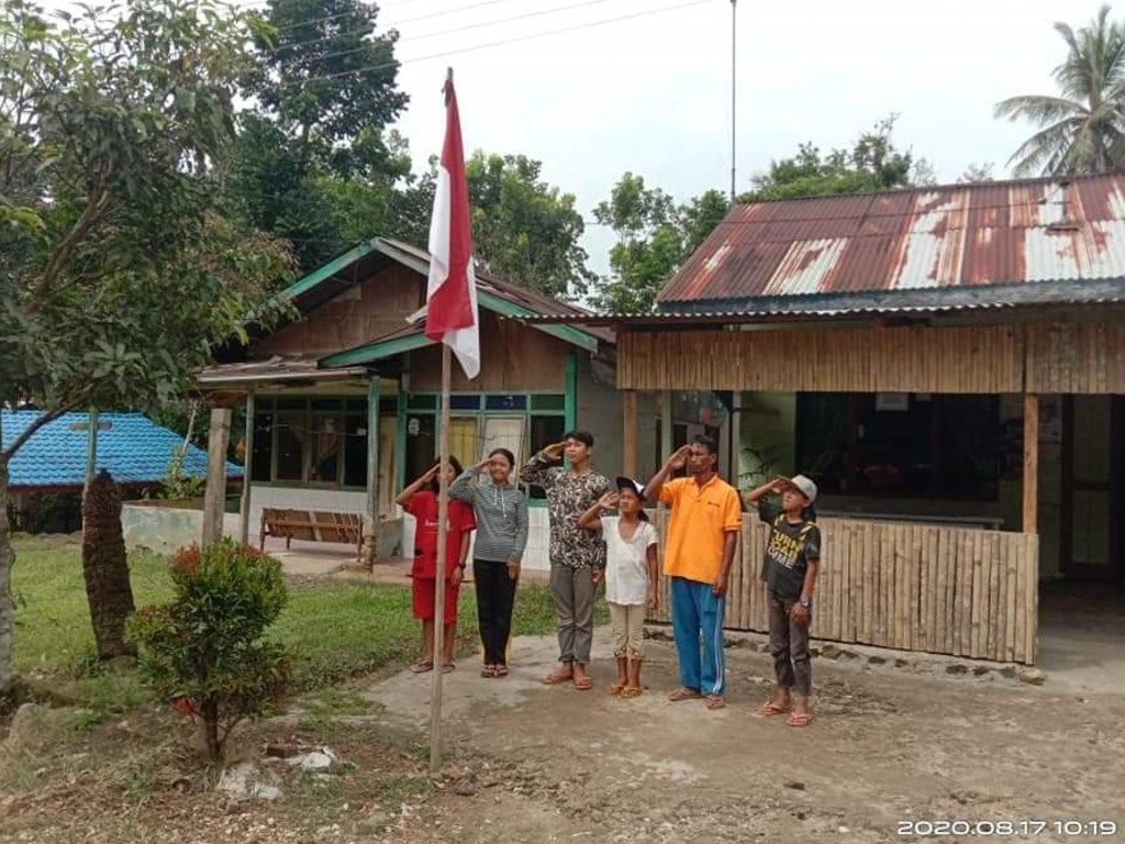 Hormat Bendera di Dairi