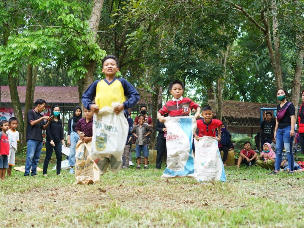 Lomba Karung