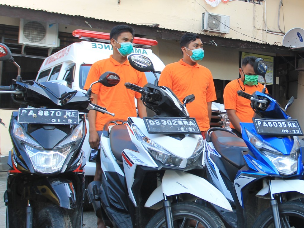 Pencuri Motor