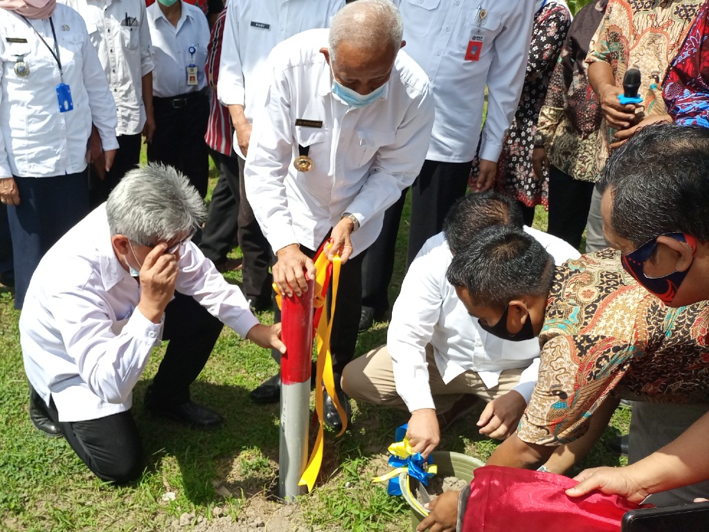 Pemasangan Patok Tol Jogja - Solo