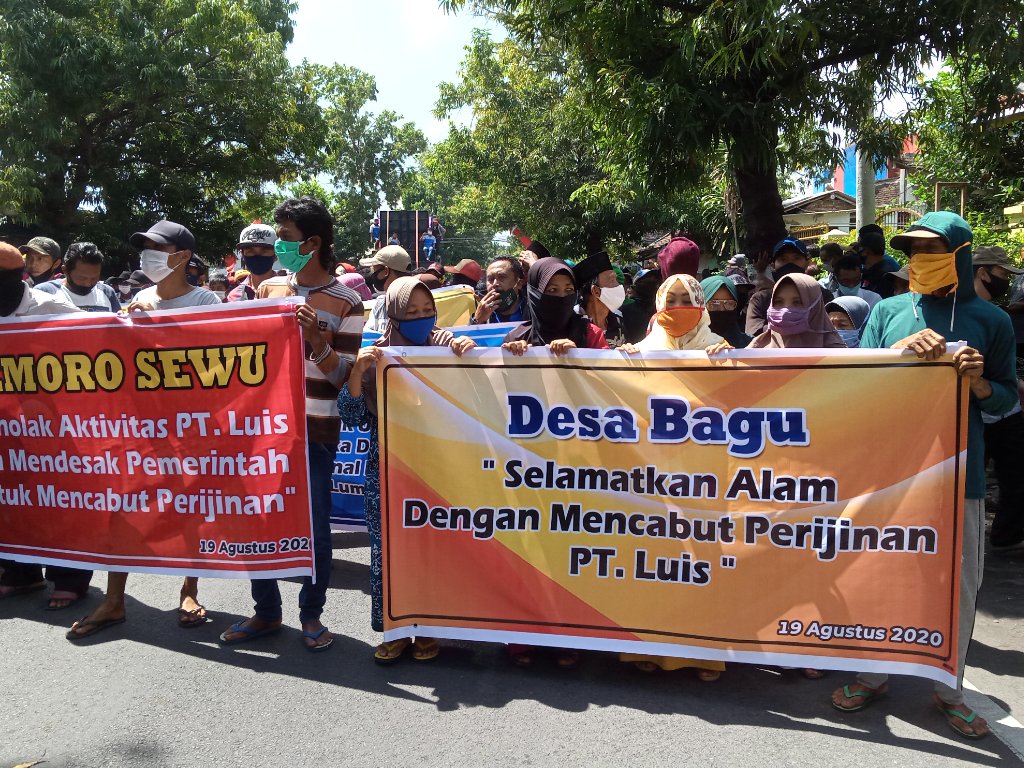 Demo Warga Pesisir Lumajang