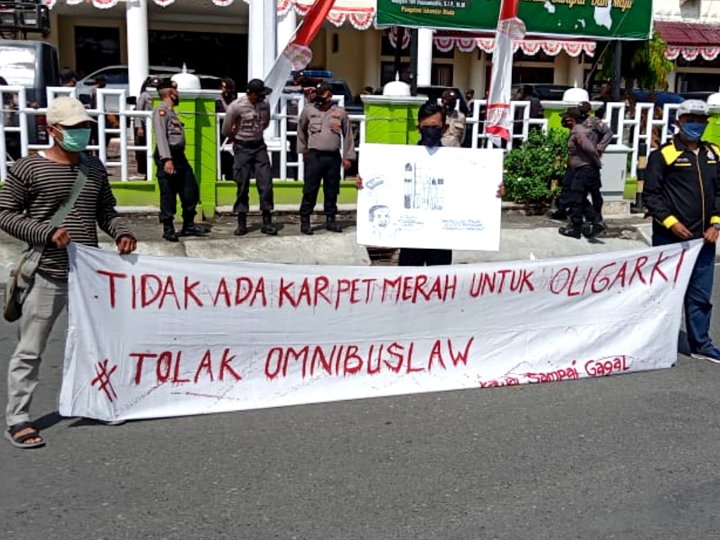 Demo Omnibus Law Aceh Barat