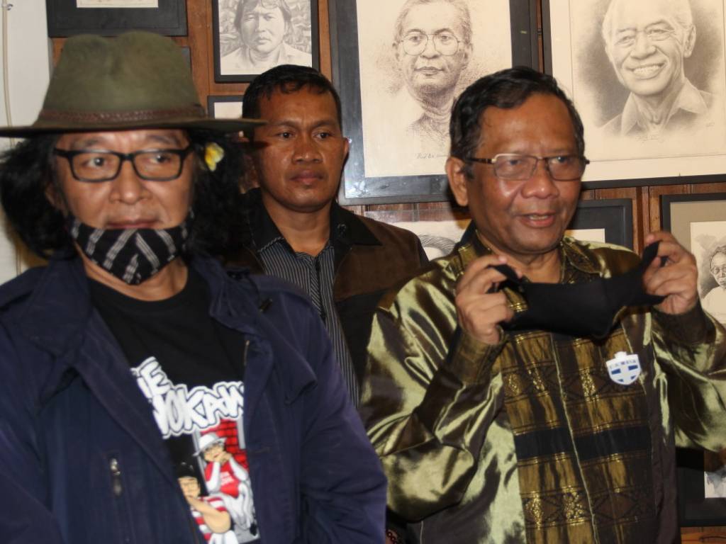 Mahfud MD dan Sujiwo  Tejo di Yogyakarta