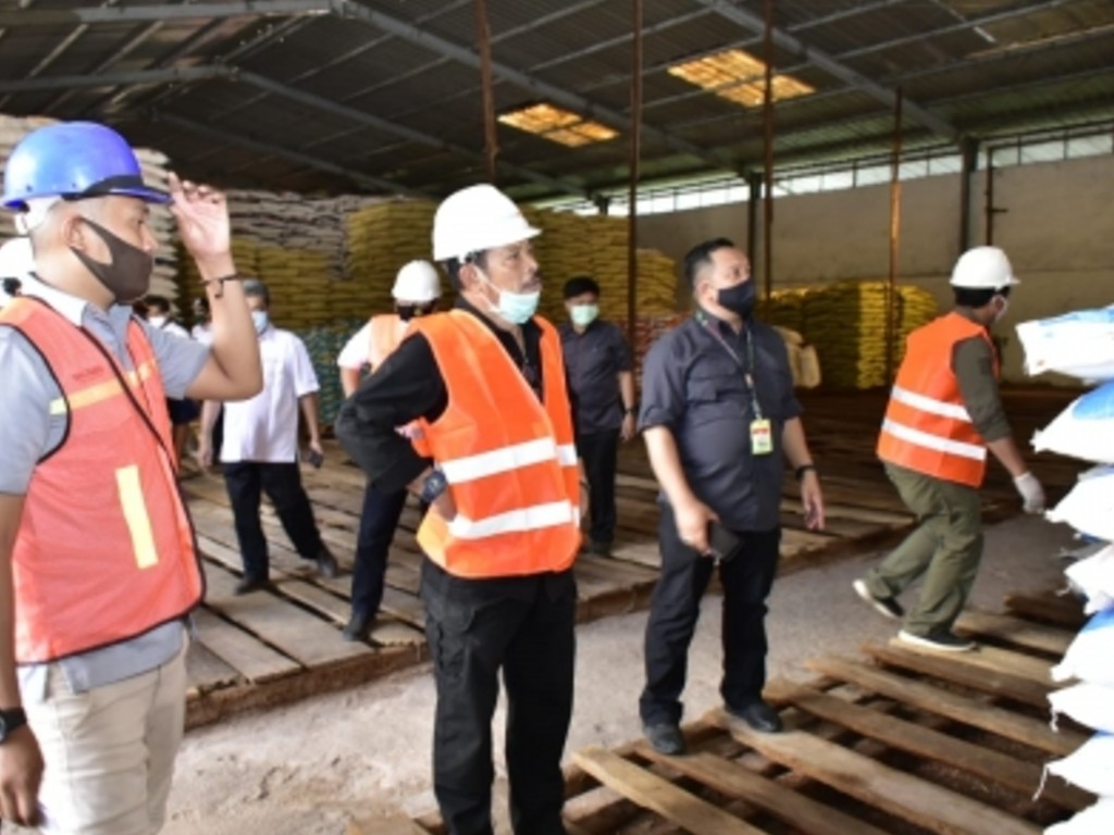 Mentan sidak stok pupuk