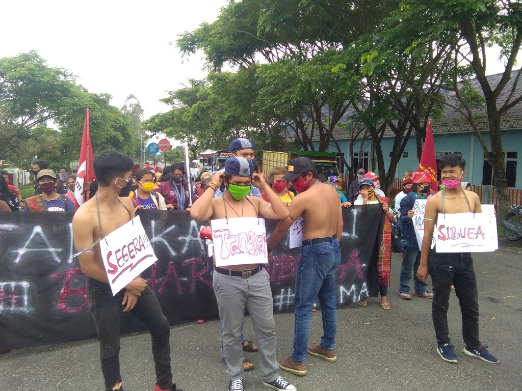 Demo di Polres Simalungun