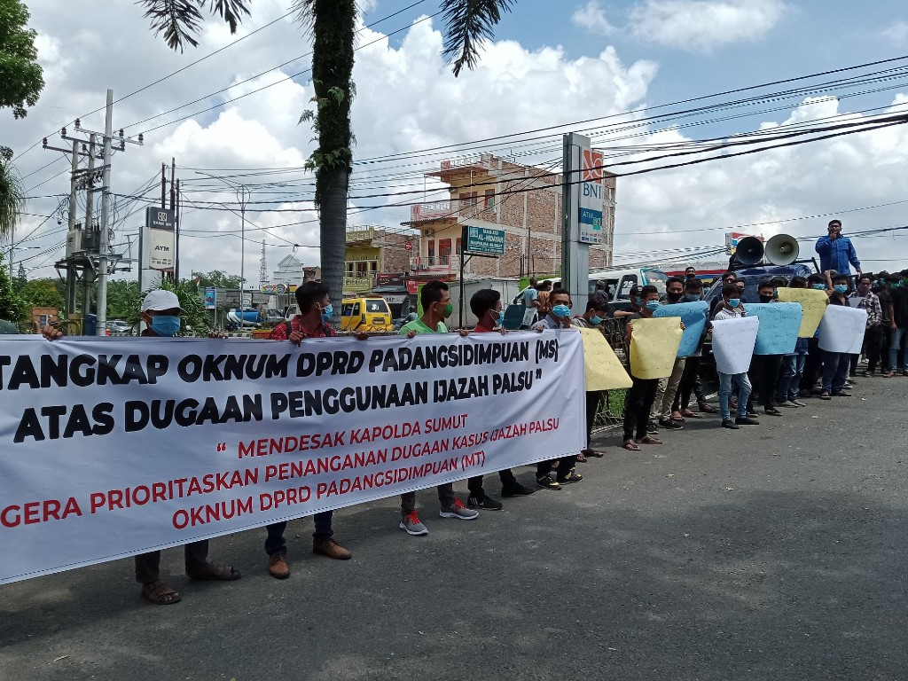 Demo Ijazah DPRD Sidempuan
