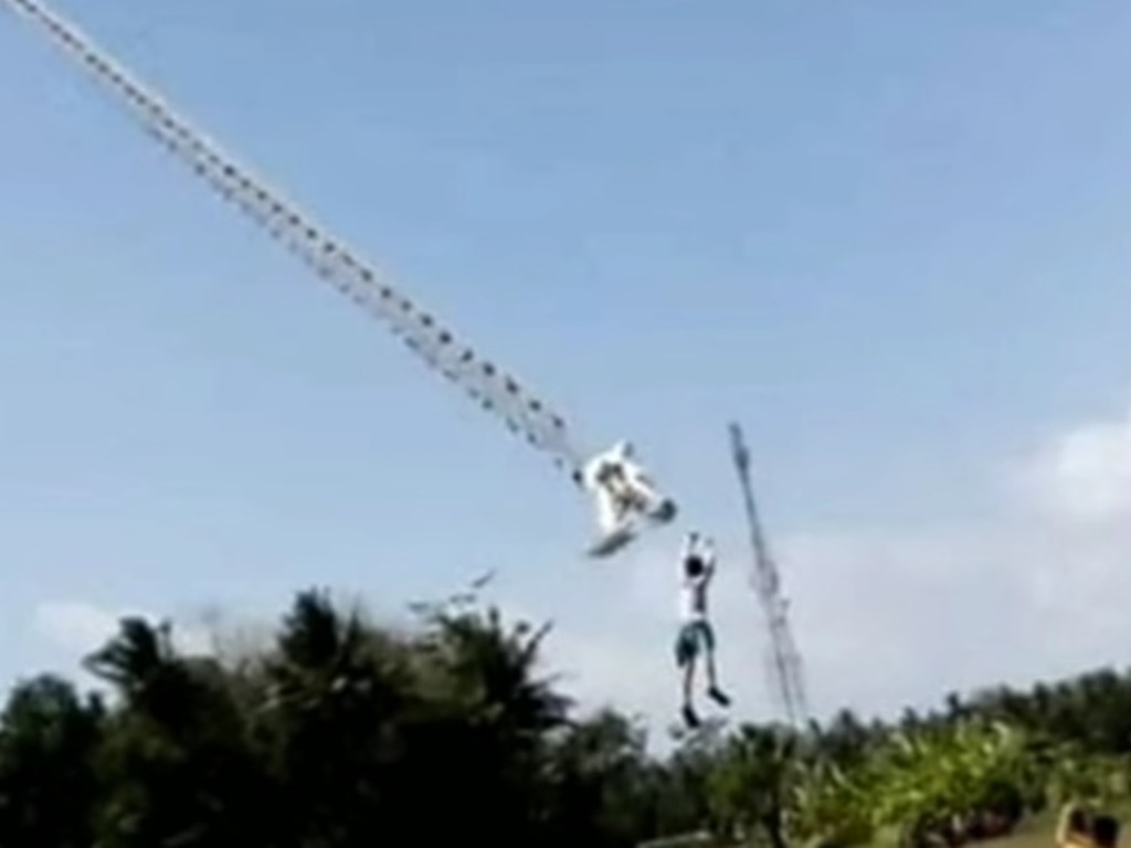 Terbawa Layangan di Bantul