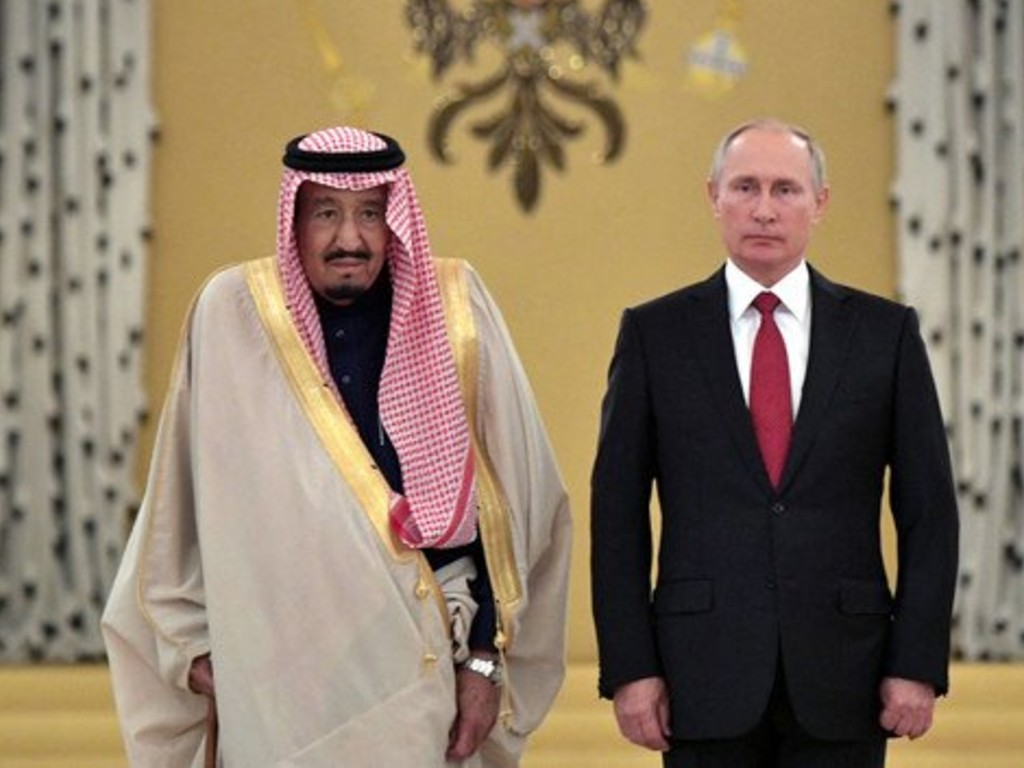 Raja Salman dan  Presiden Rusia, Vladimir Putin.