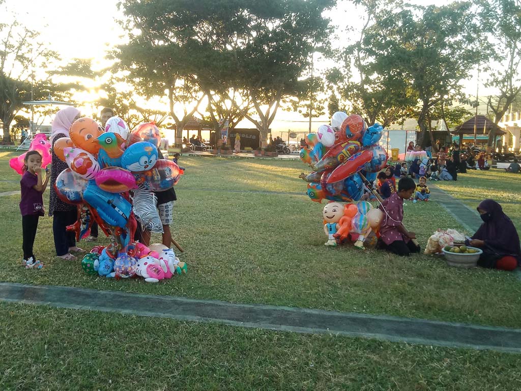 Cerita Anak Penjual Balon di Bantaeng (3)