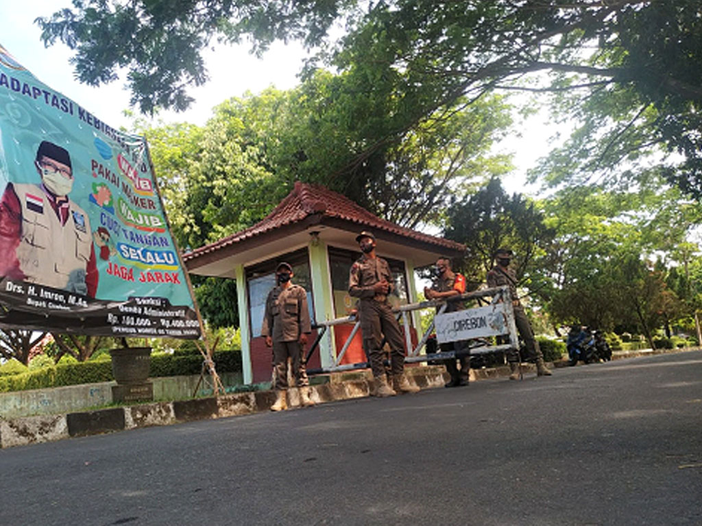 pintu masuk kantor bupati cirebon