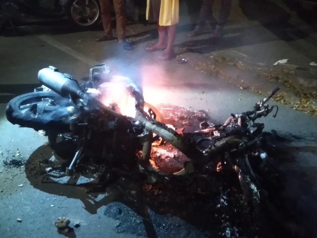 Motor Dibakar