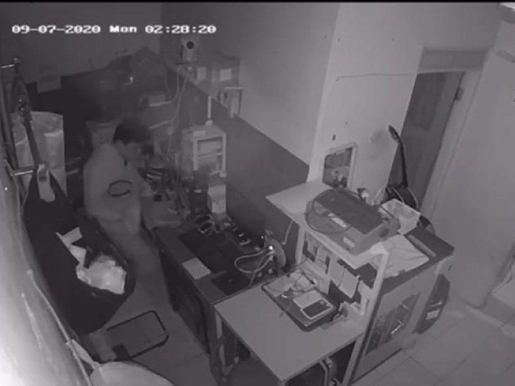 Pencurian Terekam CCTV di Yogyakarta