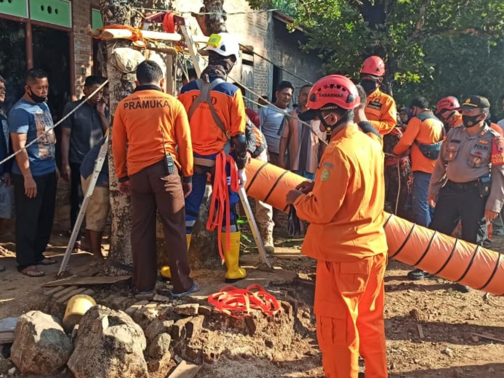 evakuasi jatuh sumur jepara