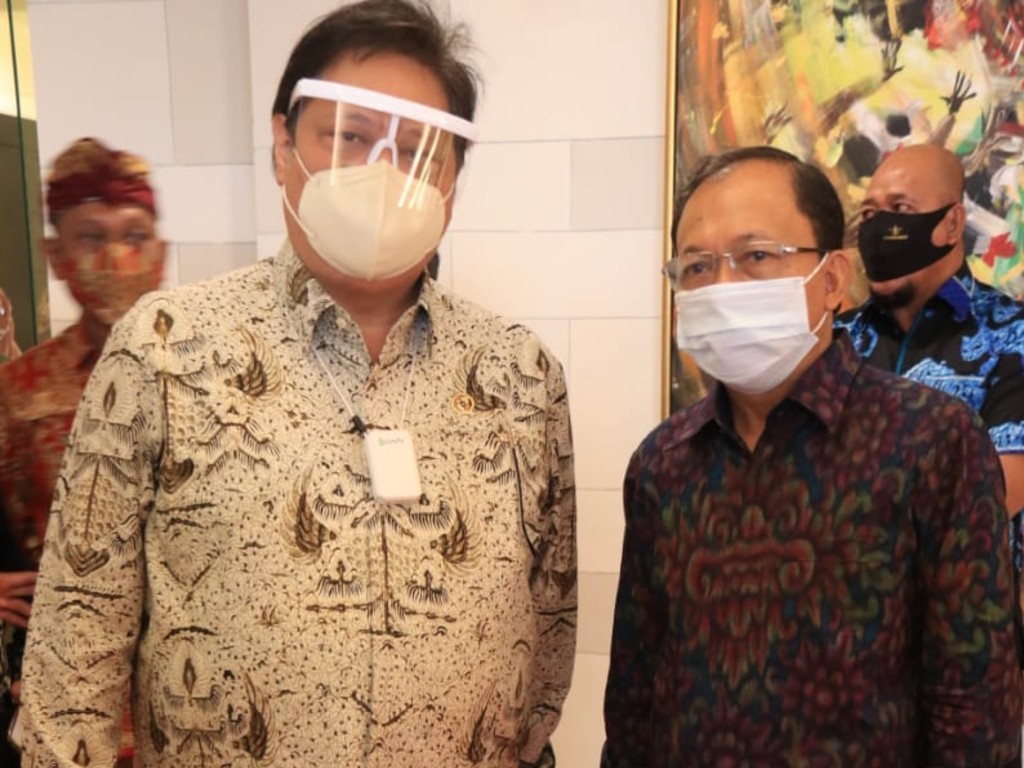 Airlangga Hartarto dan I Wayan Koster