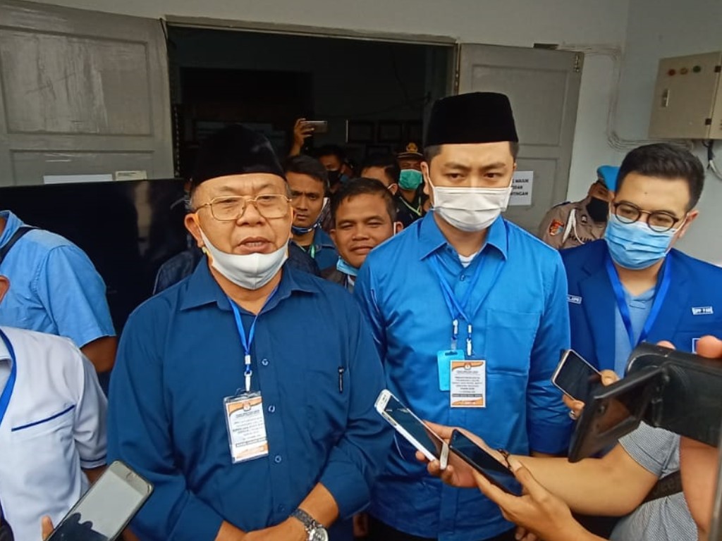 Soekirman dan Tengku Ryan