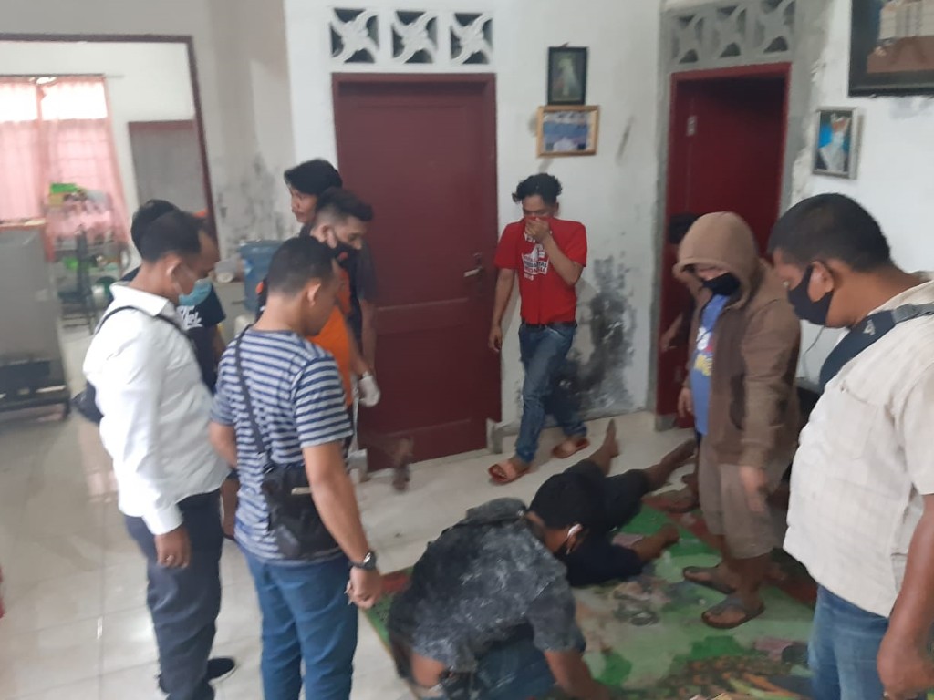 Wania Muda Bunuh Diri di Medan